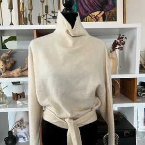 Aritzia Wilfed cream wool sweater in size medium